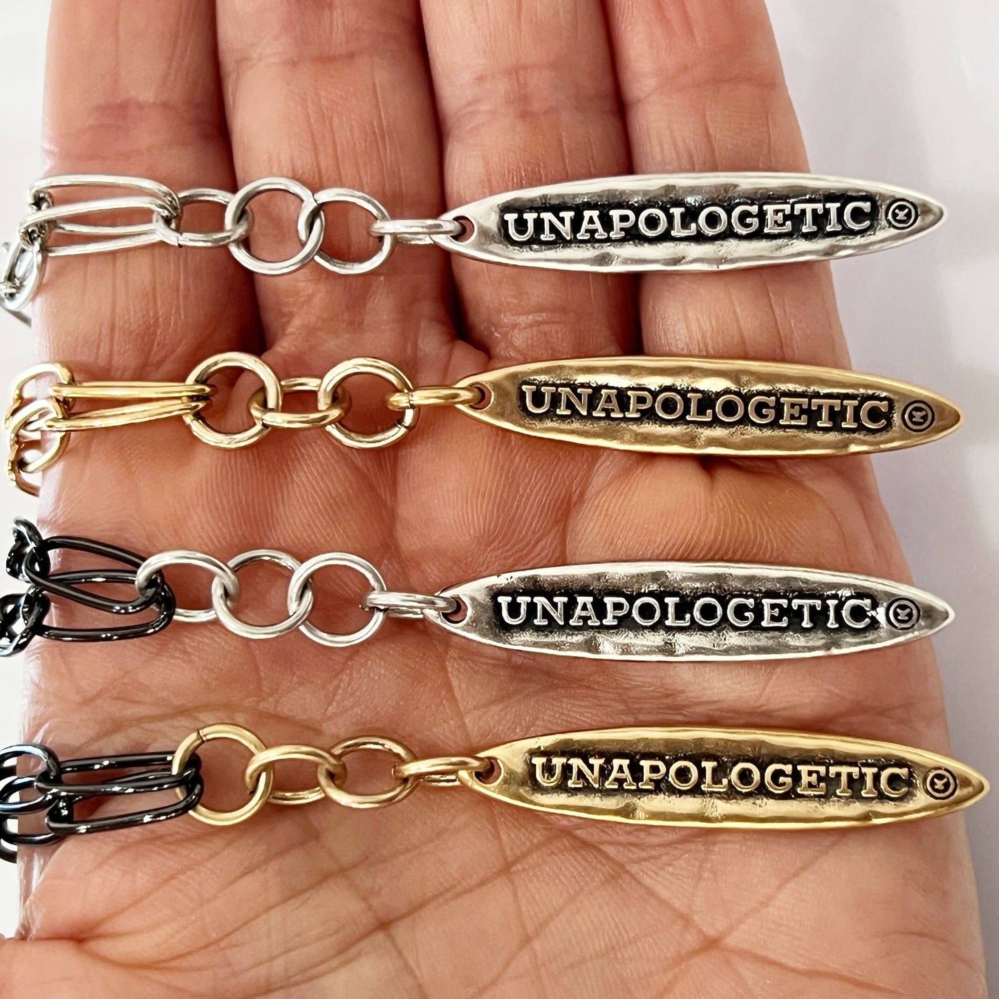 CHOOSE YOUR MESSAGE | VERTICAL BAR | Klink: Gunmetal / Silver / UNAPOLOGETIC
