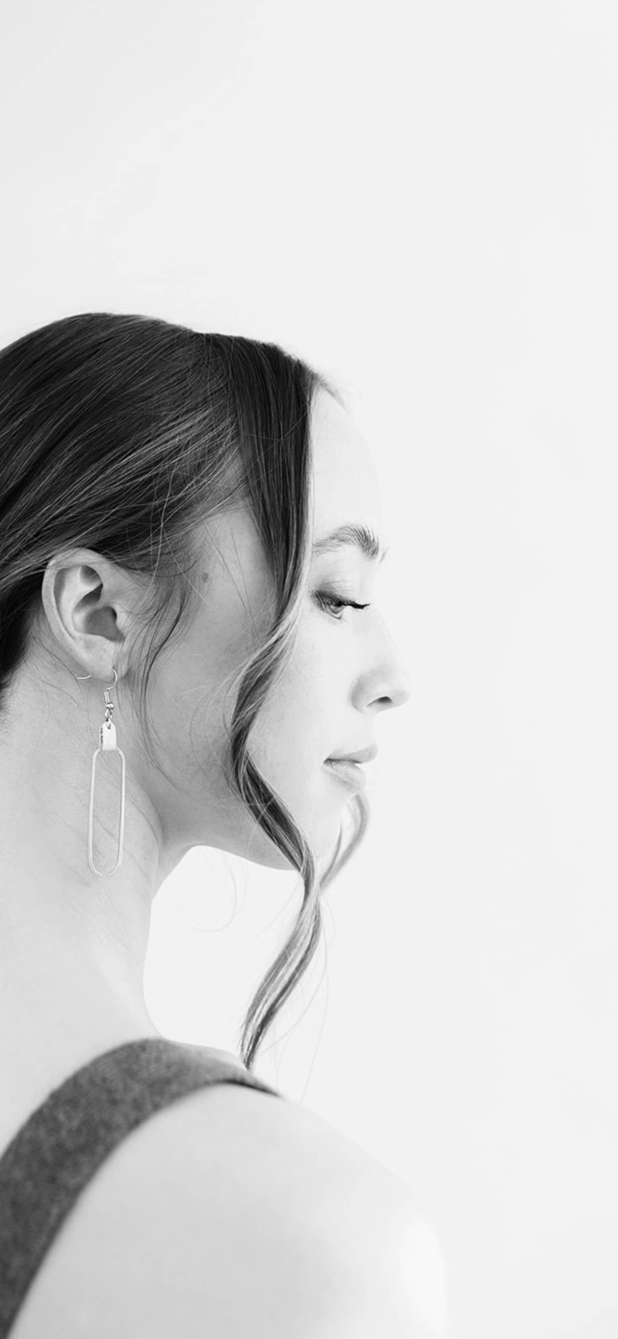 Latte Leather & Brass Oval Accent Earrings: Raw Brass Hooks