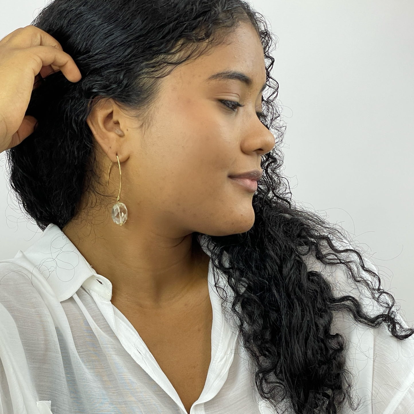 CRYSTAL | Drop Earrings: RAVEN / Gold