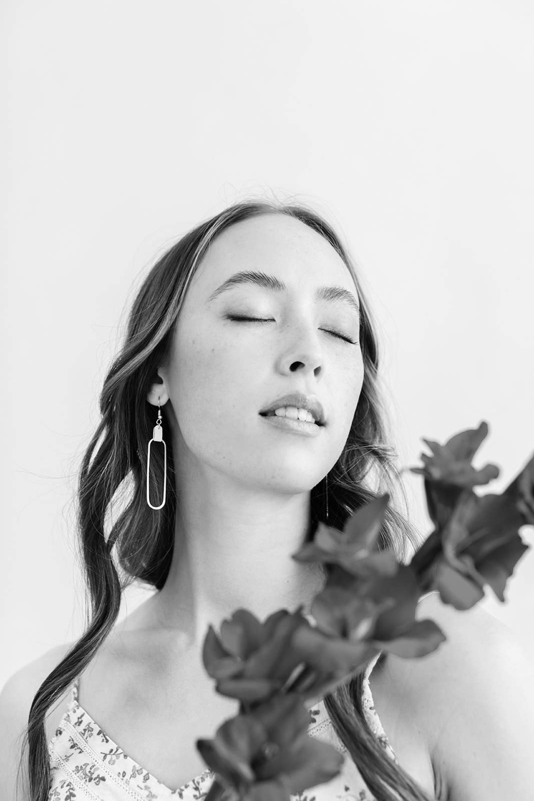 Latte Leather & Brass Oval Accent Earrings: Raw Brass Hooks