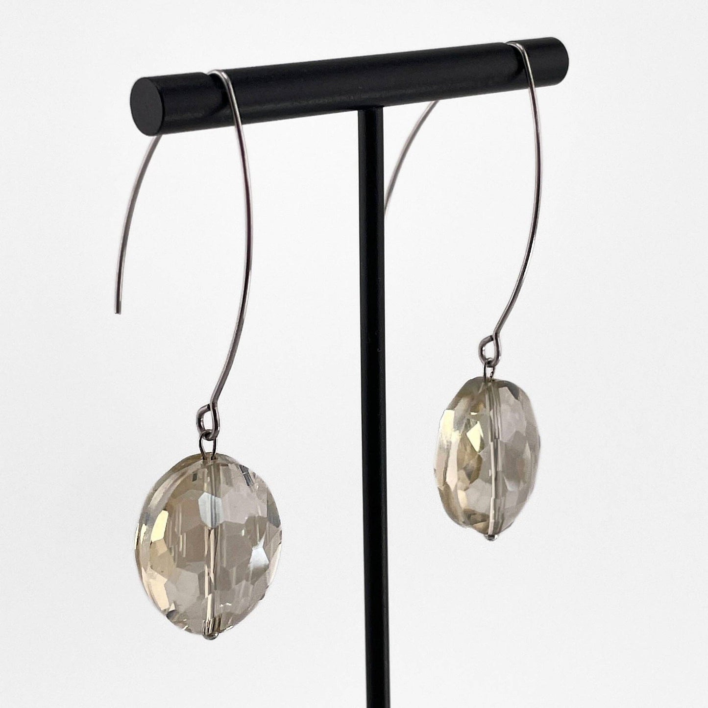 CRYSTAL | Drop Earrings: CHAMPAGNE / Gold