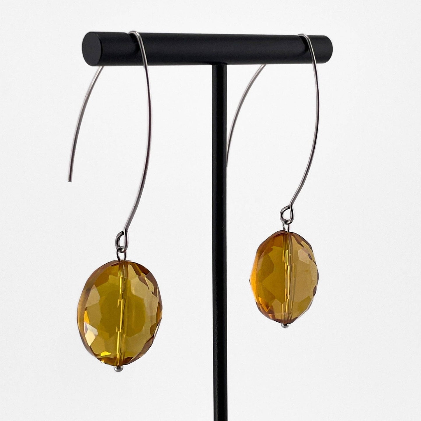 CRYSTAL | Drop Earrings: CHAMPAGNE / Gold