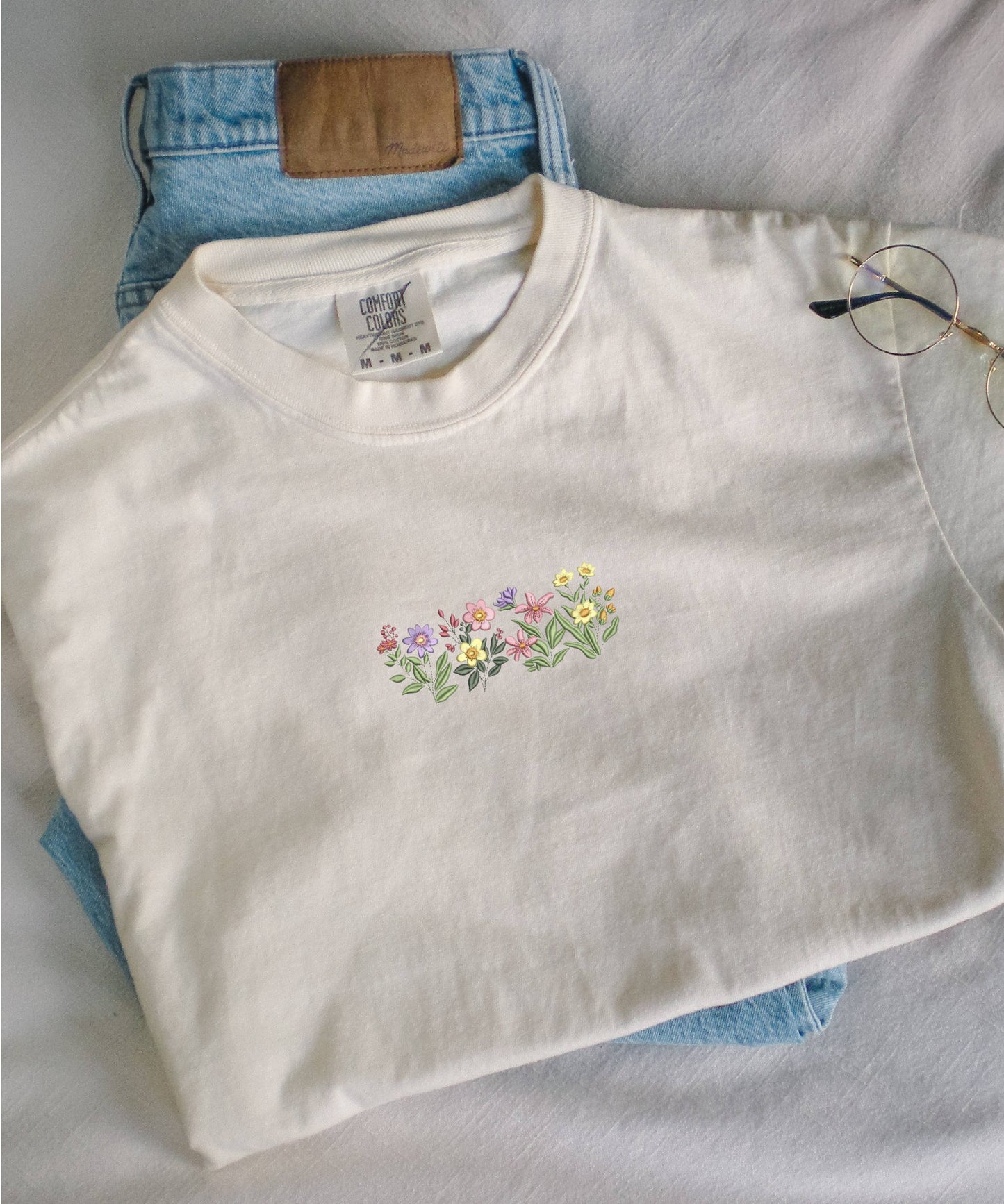 Embroidered Floral Shirt Summer Tops for Women Graphic Tee : Ivory / Small