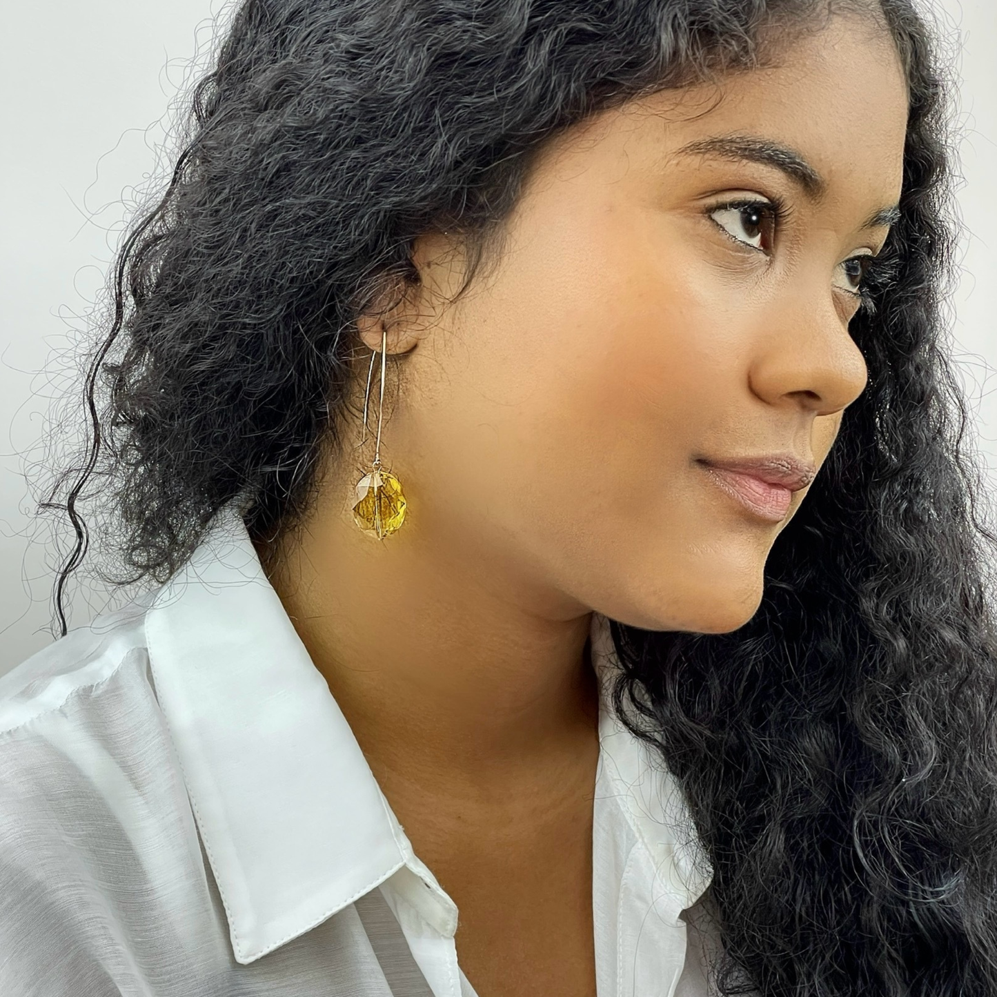 CRYSTAL | Drop Earrings: CHAMPAGNE / Gold